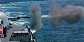 زوارق الاحتلال تستهدف مراكب الصيادين قبالة بحر غزة