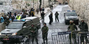 الاحتلال يمنع الرجال دون الـ٥٠ عاما من الصلاة في الأقصى