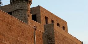 مهاجر إفريقي يسرق المصلين في مسجد يافا الكبير