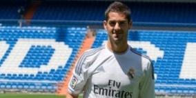 إيسكو يثير غضب جماهير الريال ويرفض تقبيل قميصه