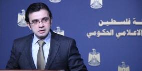 كبادرة لحل القضية.. بسيسو: صرفُ دفعات مالية لموظفي غزة قريباً