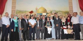 محافظ طولكرم يوجه تحية للطلبة المتفوقين ويؤكد اهتمام الرئيس لرعايتهم