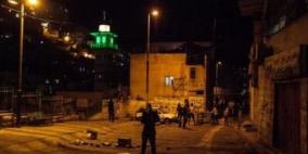 مواطنون يتصدون لمستوطنين اقتحموا حي الشيخ جراح في القدس