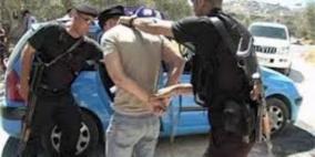 الشرطة تقبض على شخص بحوزته مواد يشتبه أنها مخدرة في طولكرم