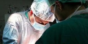 المقاصد يجري عمليات جراحة أورام العظام بإشراف فلسطيني متكامل