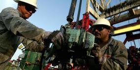 الكويت تتوقع ارتفاع النفط إلى 50 دولاراً في 2016