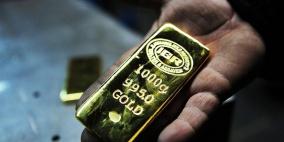 الذهب يرتفع مع تراجع الأسهم