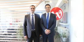 وزير الاتصالات يزور "الوطنية موبايل"