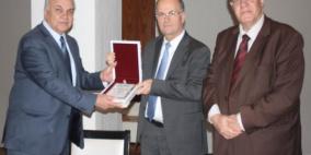 شركة عمار العقارية تكرّم رئيسها التنفيذي بمناسبة انتهاء خدماته