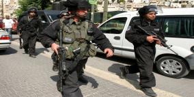 سلطات الاحتلال تُبعد اشقاء الشهيد أبو رجب الى الضفة