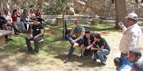 بعد العرض الاول لمسرحية الجدار فوق الجميع : فنانو روؤيا يخطفون الاضواء