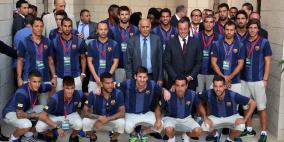 زيارة فريق برشلونة لقصر الرئاسة في بيت لحم