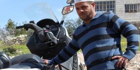 "أبو أيسر" المراسل الصحفي غير المتعلم!