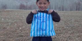 ميسي يلتقي صاحب قميص "كيس النايلون"