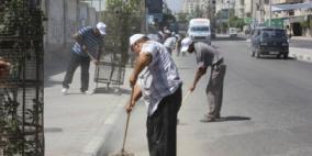 نقابات العمال توزع طرودًا غذائية على 650 عامل نظافة