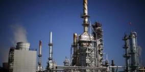 أسعار النفط ترتفع نتيجة تراجع عدد الحفارات الأمريكية وهبوط الدولار