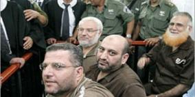 الاحتلال يحكم بسجن النائب المقدسي طوطح والوزير الأسبق أبو عرفة 30 شهرا