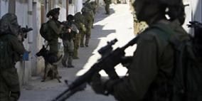 الاحتلال يسلم شابين من بيت لحم بلاغين لمراجعة مخابراته