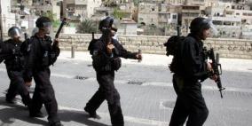 الاحتلال يداهم منزلا في سلوان ويفرج عن طفل بشروط