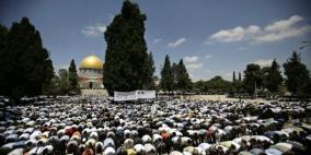 غزيون يغادرون القطاع للصلاة في الاقصى