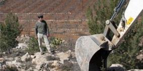 الاحتلال يدمر مئات الاشجار غرب بيت لحم