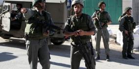 الاحتلال يسلم شابا من بيت فجار استدعاء لمراجعة مخابراته