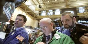 أسعار النفط تتهاوى