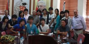 بلدية نابلس تستقبل وفدا من طلاب جامعة طوكيو