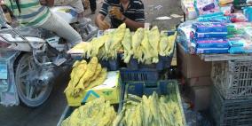 غزة تستقبل العيد بالحلوى والفسيخ