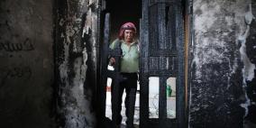 المستوطنون يحرقون منزلا وسط الخليل
