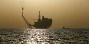 النفط الأميركي يهبط 5.5% دون 30 دولاراً بضغوط التخمة