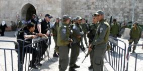 شرطة الاحتلال تبعد ستة شبان عن المسجد الأقصى