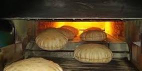 إحالة تاجرين للنيابة العامة لتلاعبهما بأوزان الخبز في بيت لحم