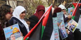 الاحتلال يأخذ عينات طبية للصحفي القيق بالقوة