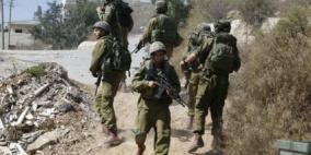 جيش الاحتلال يقتحم قرية بيت إكسا ويصور عددا من المواقع