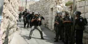 الاحتلال يأخذ قياسات لمنازل 3 شهداء في مخيم قلنديا