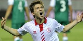 يبحثون عن عروس لإقناع نجم الفريق بالبقاء