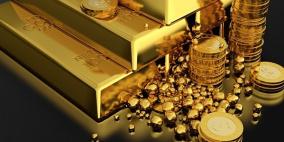 الذهب ينخفض مع ارتفاع الدولار