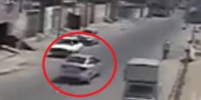 بالفيديو: لحظة قصف سيارة شهيدي غزة أمس