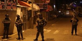 حالات اختناق جراء استهداف الاحتلال لمشفى المقاصد بقنابل الغاز