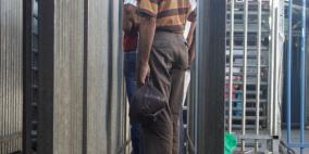 صورمن حاجز قلنديا الجمعة الأخيرة في رمضان