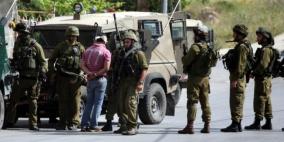 قوات الاحتلال تعتقل مواطنين من الخليل