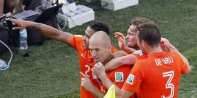 هولندا تؤكد صدارتها بالفوز على تشيلي.. وإسبانيا تهزم أستراليا وتودع