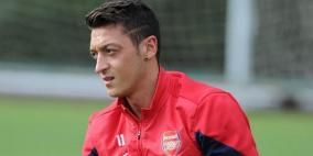 أوزيل يغازل الجماهير العربية عبر "فيس بوك"