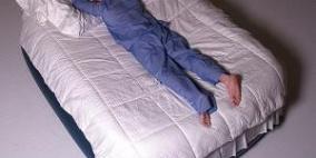 لماذا نهى الرسول صلى الله عليه وسلم النوم على البطن؟