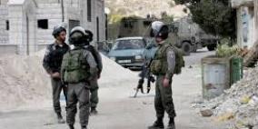 الاحتلال يعتقل شابين من بلدة عناتا شرقي القدس