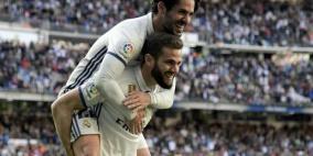 ريال مدريد يجتاز الافيس بثلاثية ويواصل الصدارة