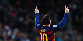ميسي يستعد للكرة الذهبية بثلاثية في غرناطة