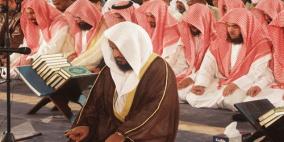 ما هو حكم المصافحة بعد الانتهاء من الصلاة؟