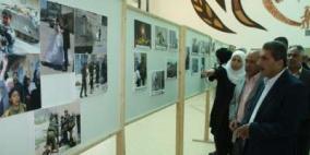 الخليل: افتتاح معرض فني بمدرسة محاذية لجدار الفصل العنصري